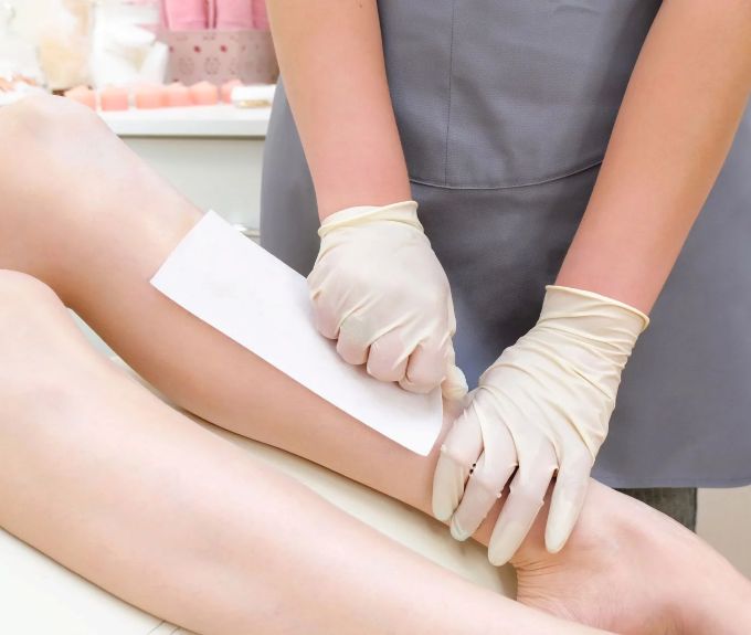 Why Visit a Waxing Salon in Corona?