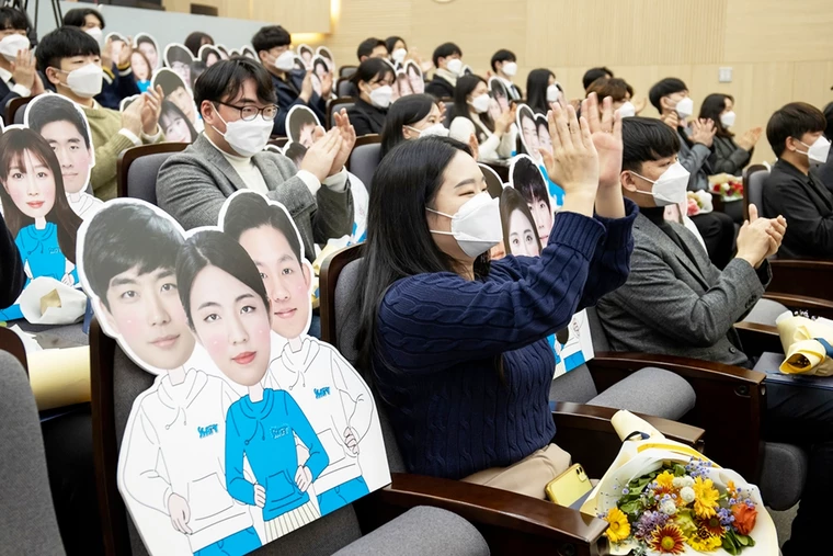 https://news.samsung.com/kr/%ec%82%bc%ec%84%b1%ec%b2%ad%eb%85%84sw%ec%95%84%ec%b9%b4%eb%8d%b0%eb%af%b8-5%ea%b8%b0-%ec%88%98%eb%a3%8c%eb%88%84%ec%a0%81-2000%eb%aa%85-%ec%b7%a8%ec%97%85